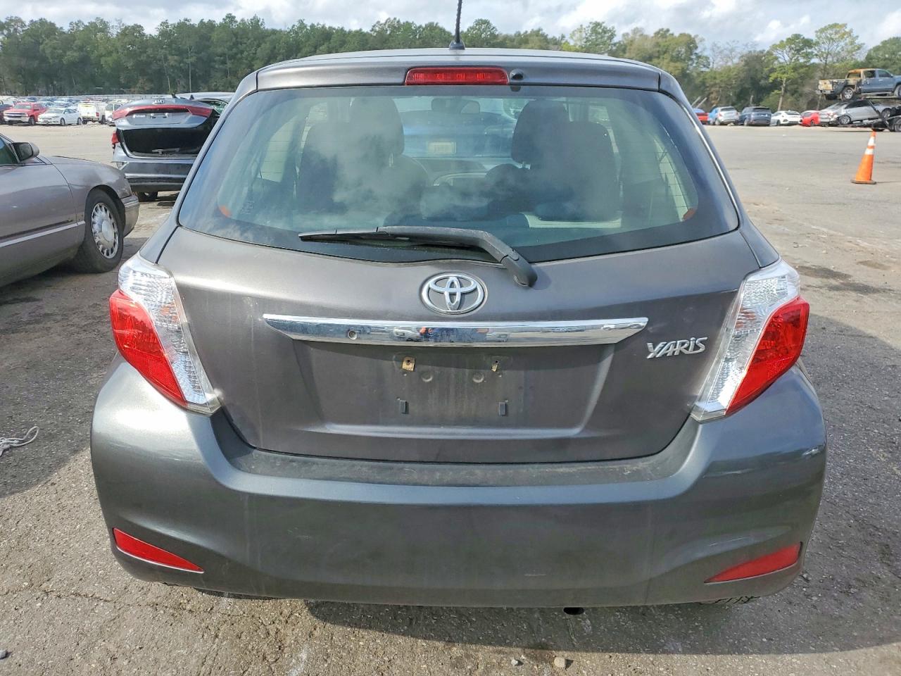 2013 TOYOTA YARIS 3-DOOR L photo 6