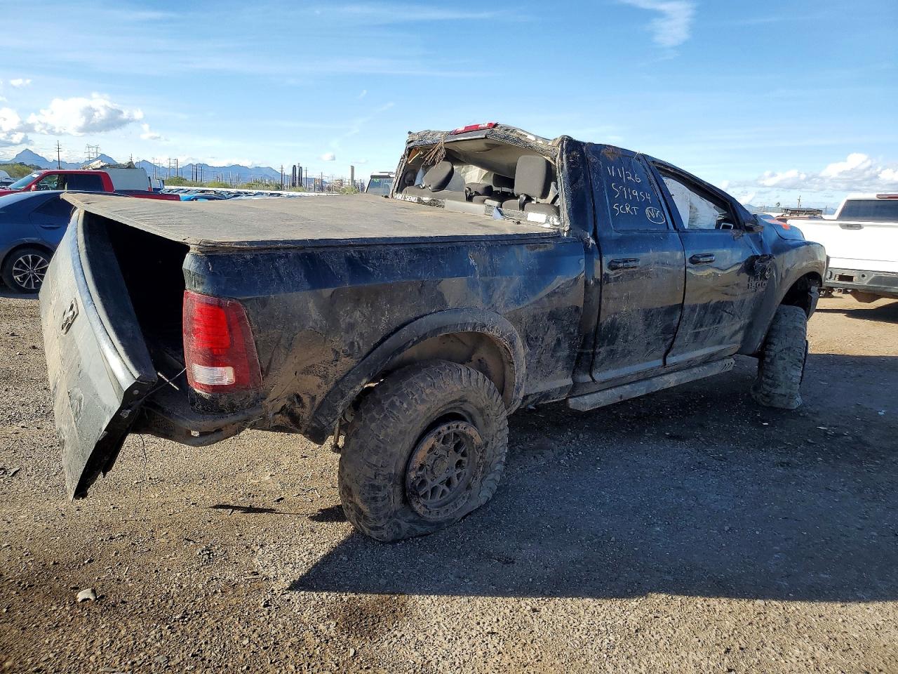 2019 RAM 1500 CLASSIC SLT photo 3