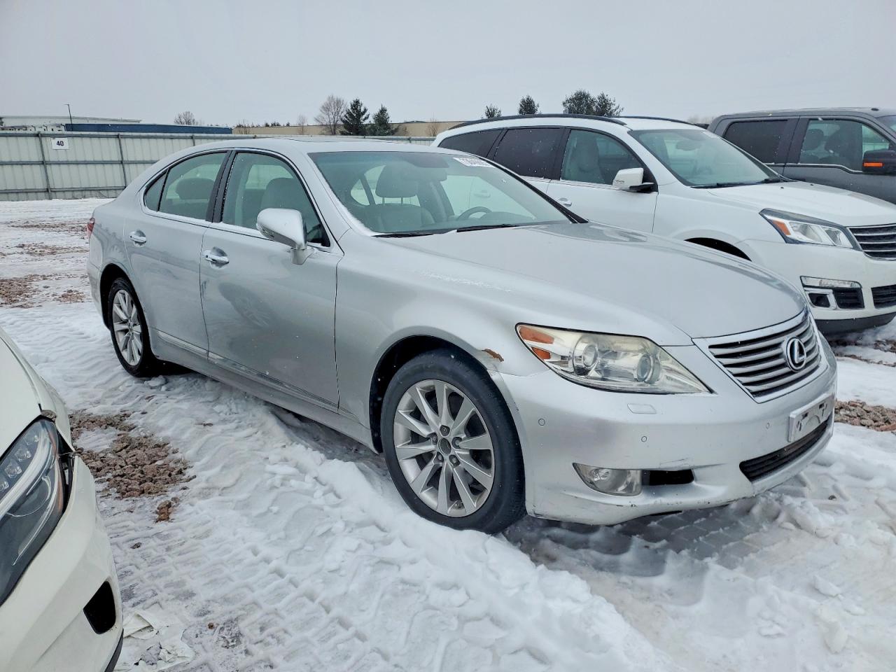 2011 LEXUS LS 460 photo 4