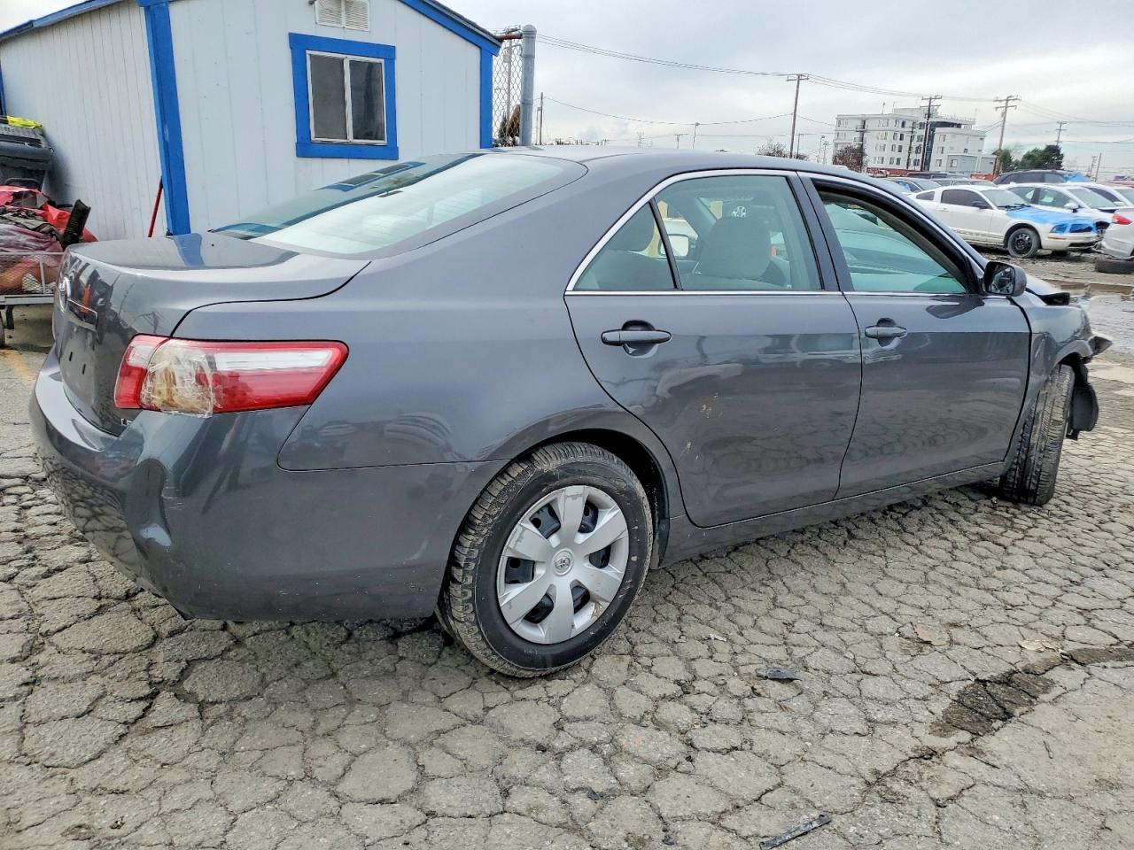 2009 TOYOTA CAMRY BASE photo 3