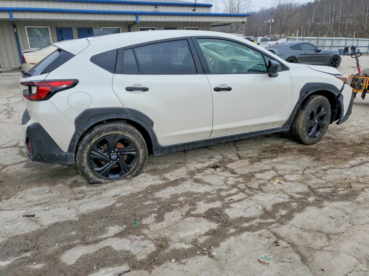 2024 SUBARU CROSSTREK photo 3
