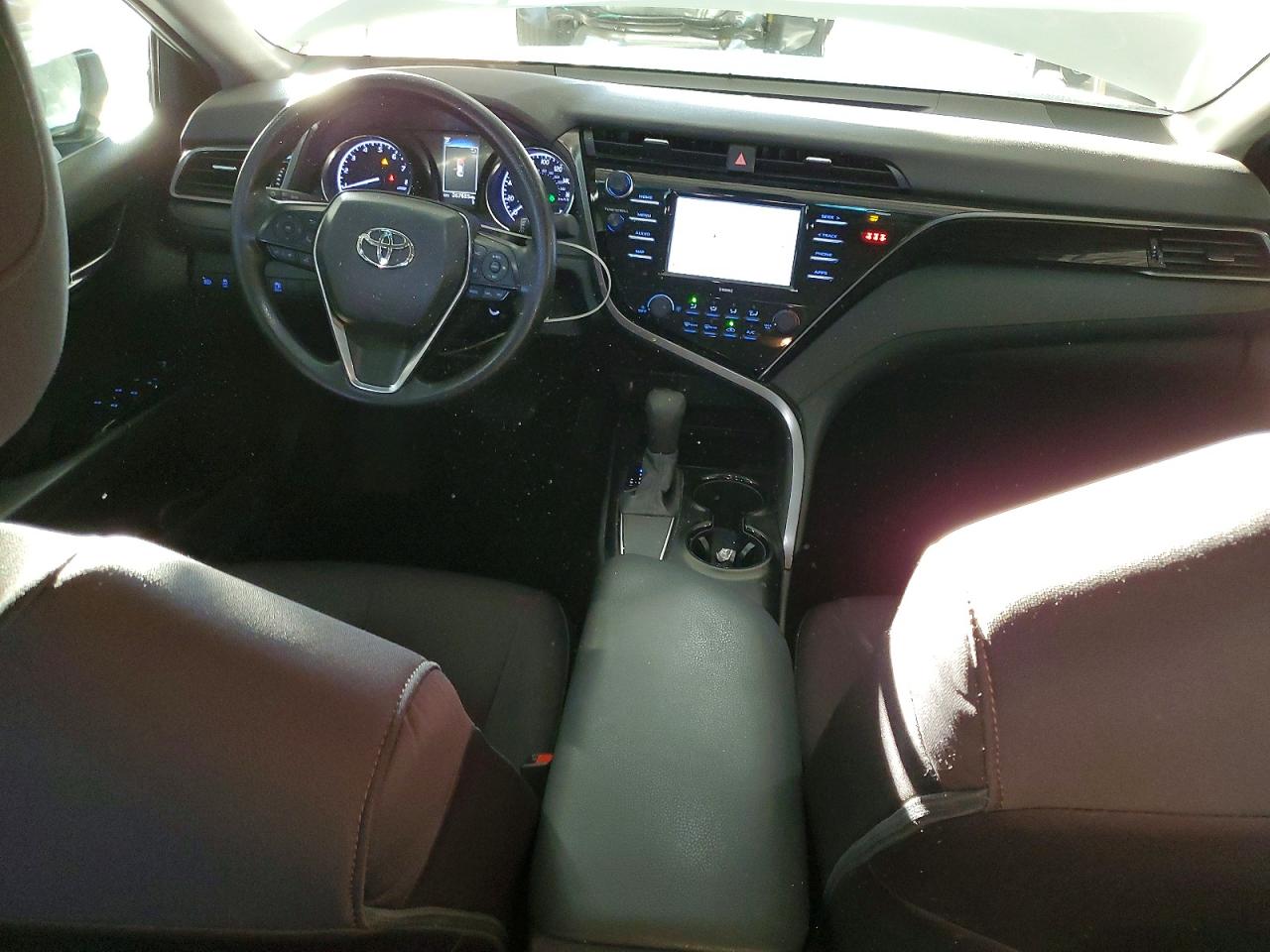 2020 TOYOTA CAMRY LE photo 8