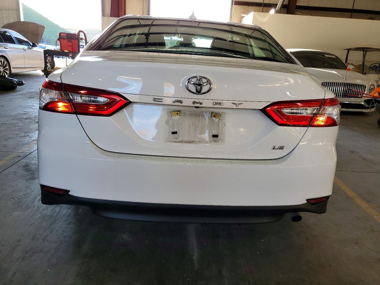 2020 TOYOTA CAMRY LE photo 6