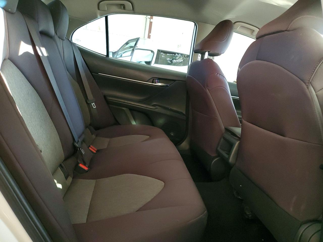 2020 TOYOTA CAMRY LE photo 10