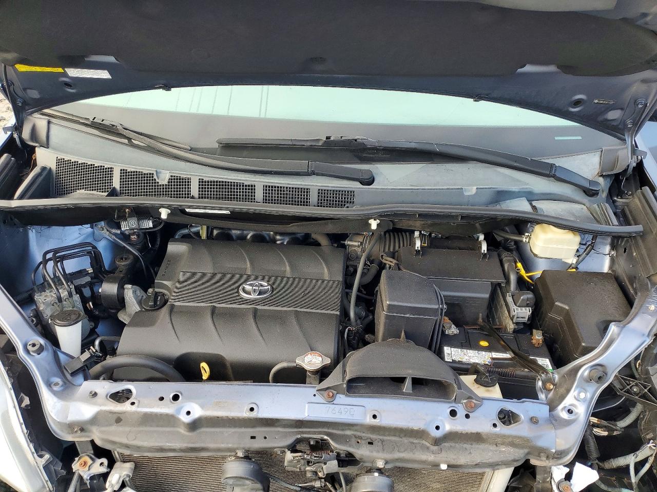 2015 TOYOTA SIENNA XLE photo 12