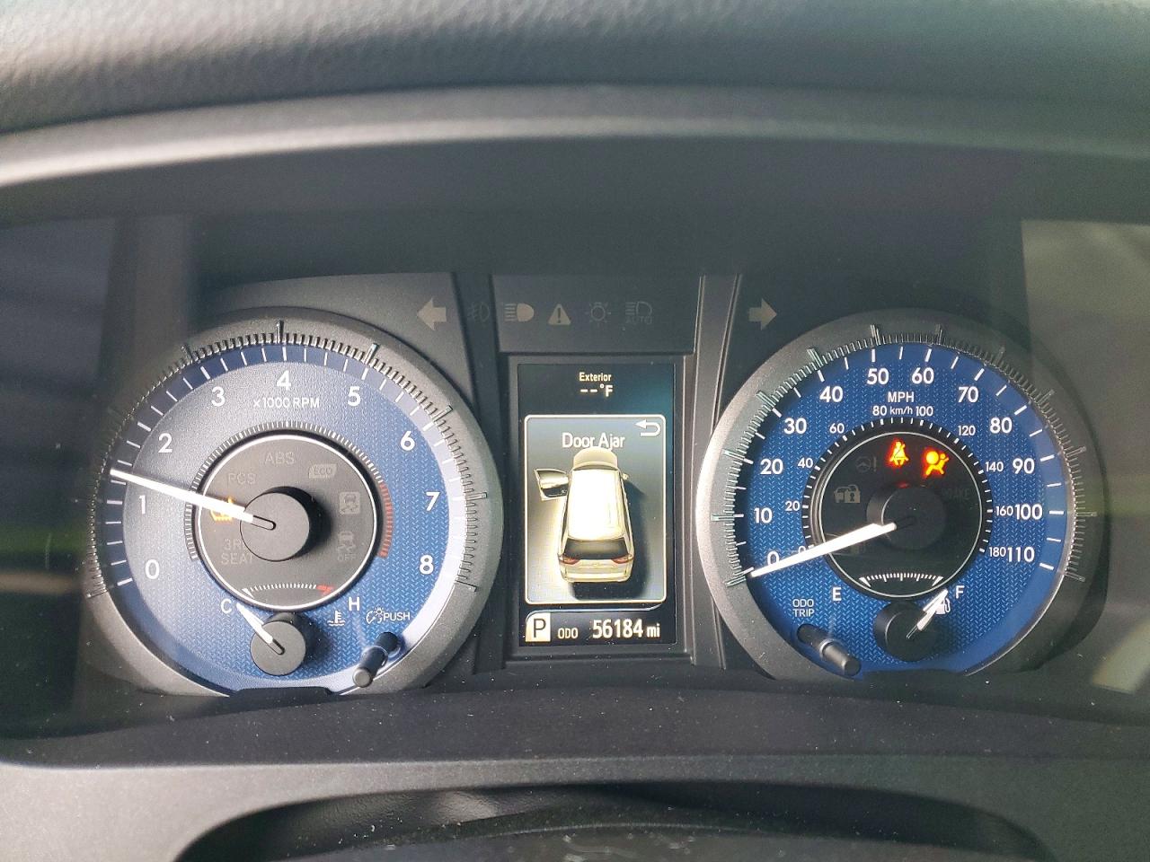 2015 TOYOTA SIENNA XLE photo 9