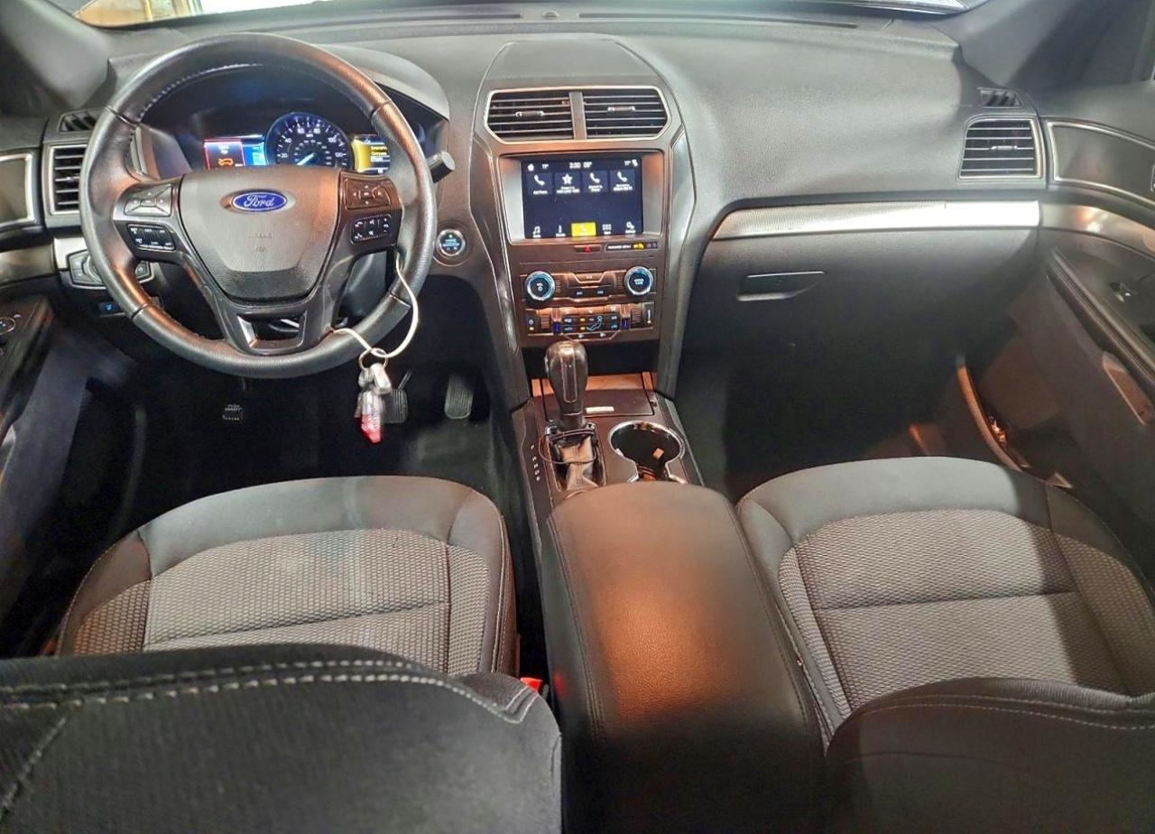 2019 FORD EXPLORER XLT photo 8