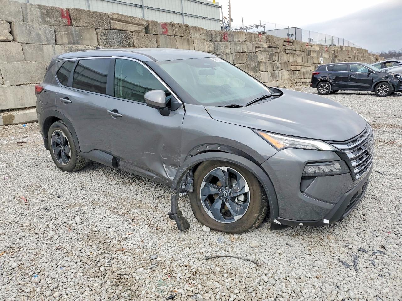 2025 NISSAN ROGUE SV photo 4