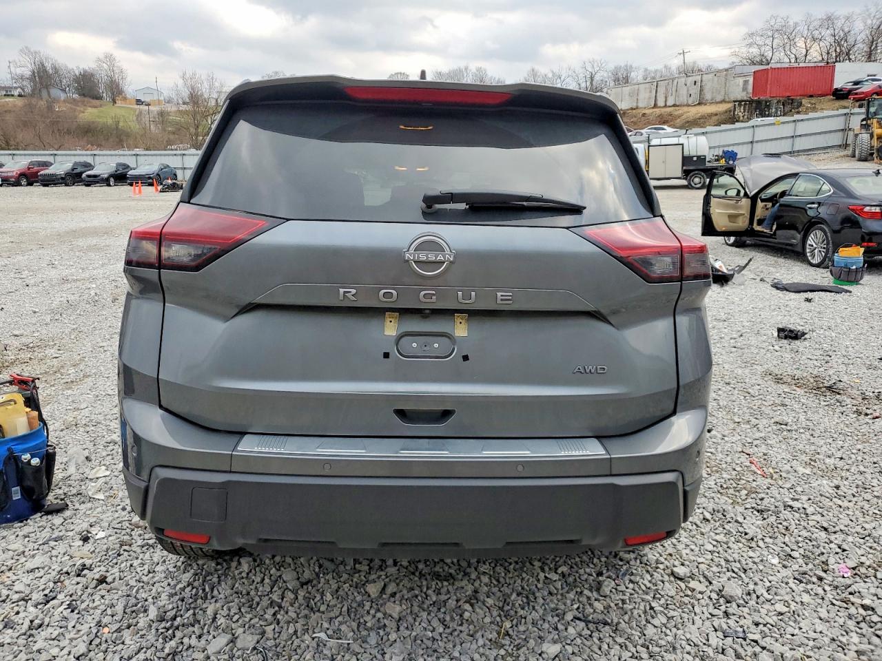 2025 NISSAN ROGUE SV photo 6