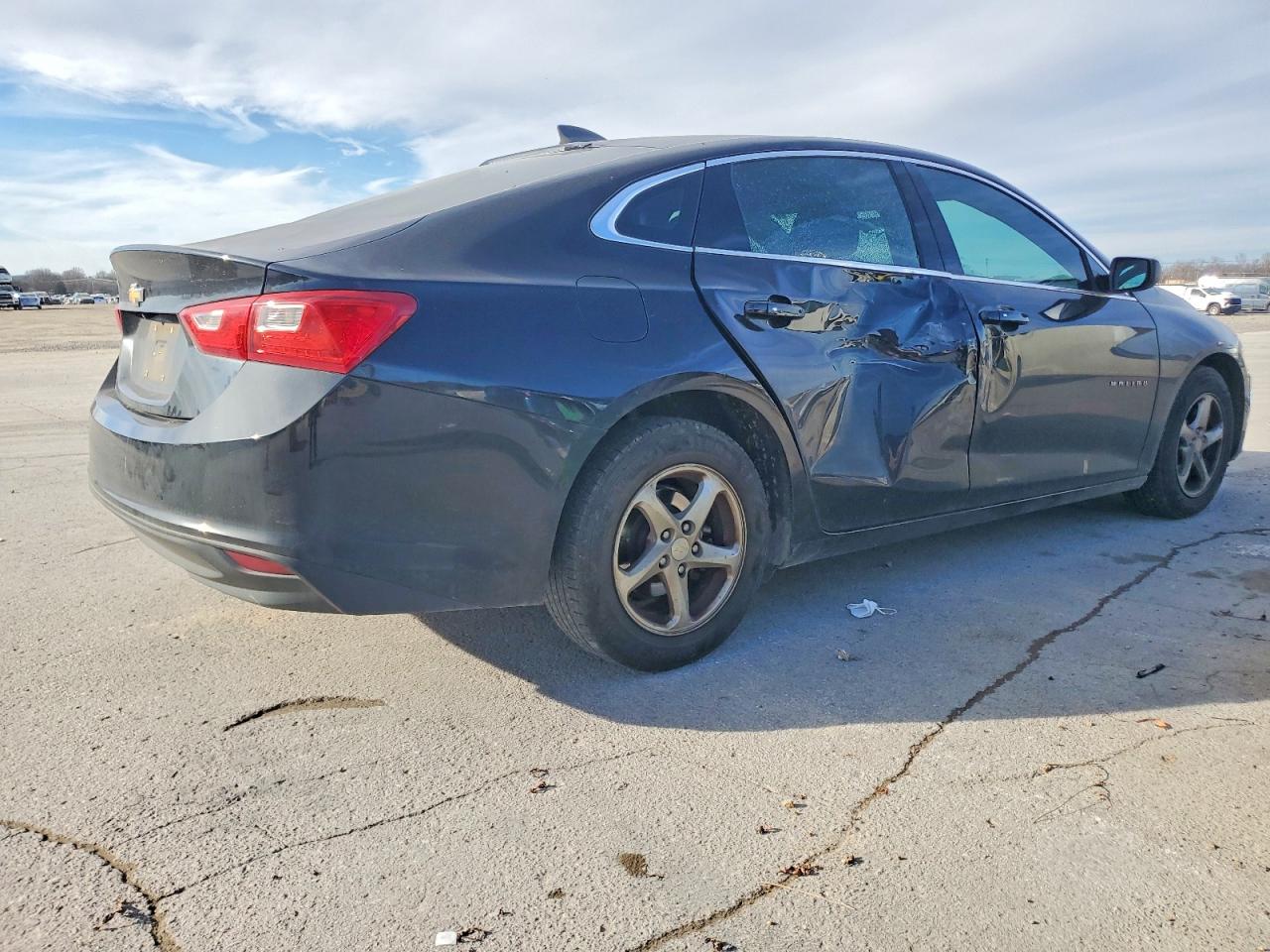 2017 CHEVROLET MALIBU LS photo 3
