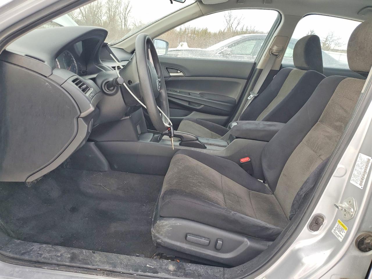 2010 HONDA ACCORD LXP photo 7