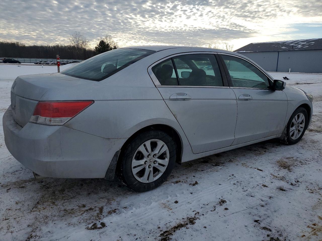 2010 HONDA ACCORD LXP photo 3