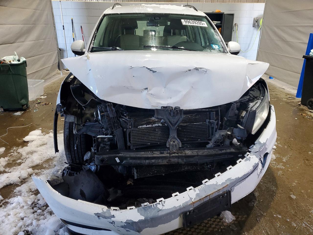 2016 VOLKSWAGEN TIGUAN S photo 5