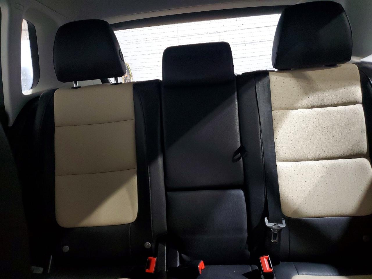 2016 VOLKSWAGEN TIGUAN S photo 10