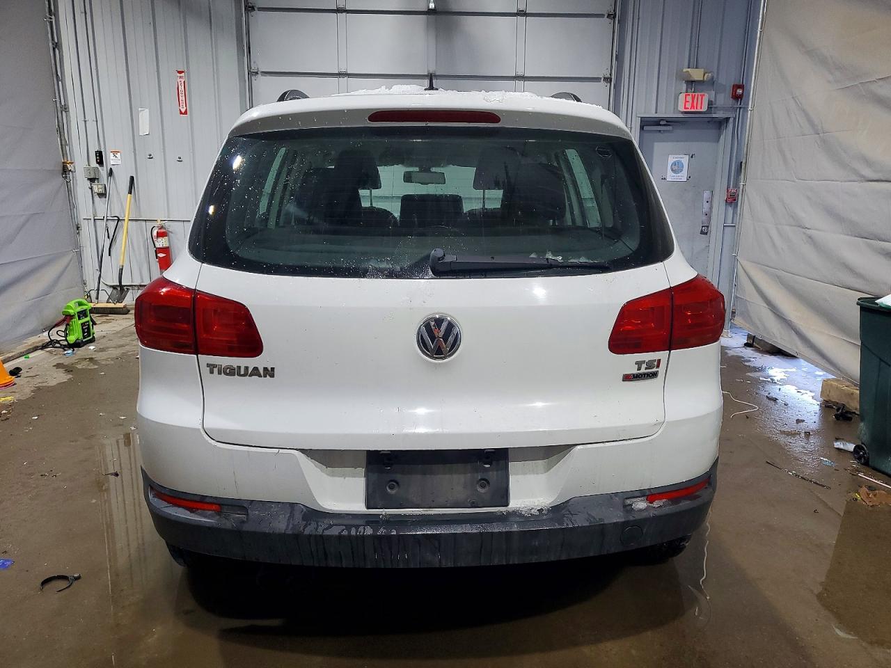 2016 VOLKSWAGEN TIGUAN S photo 6