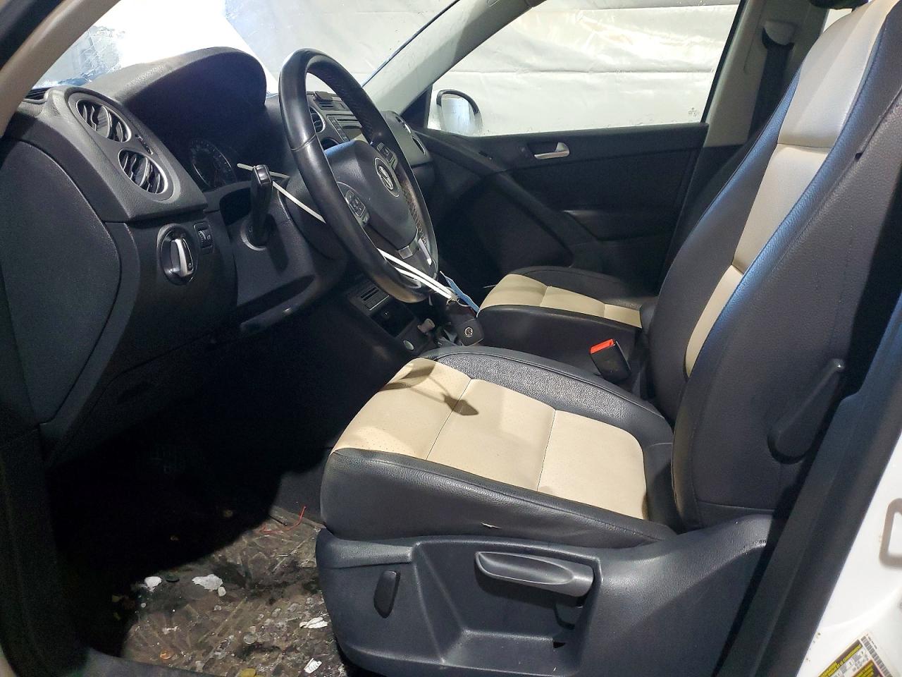 2016 VOLKSWAGEN TIGUAN S photo 7