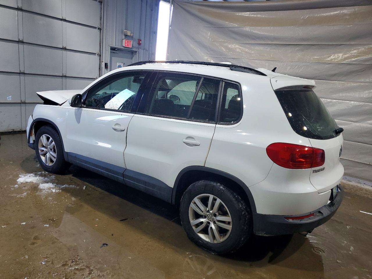 2016 VOLKSWAGEN TIGUAN S photo 2