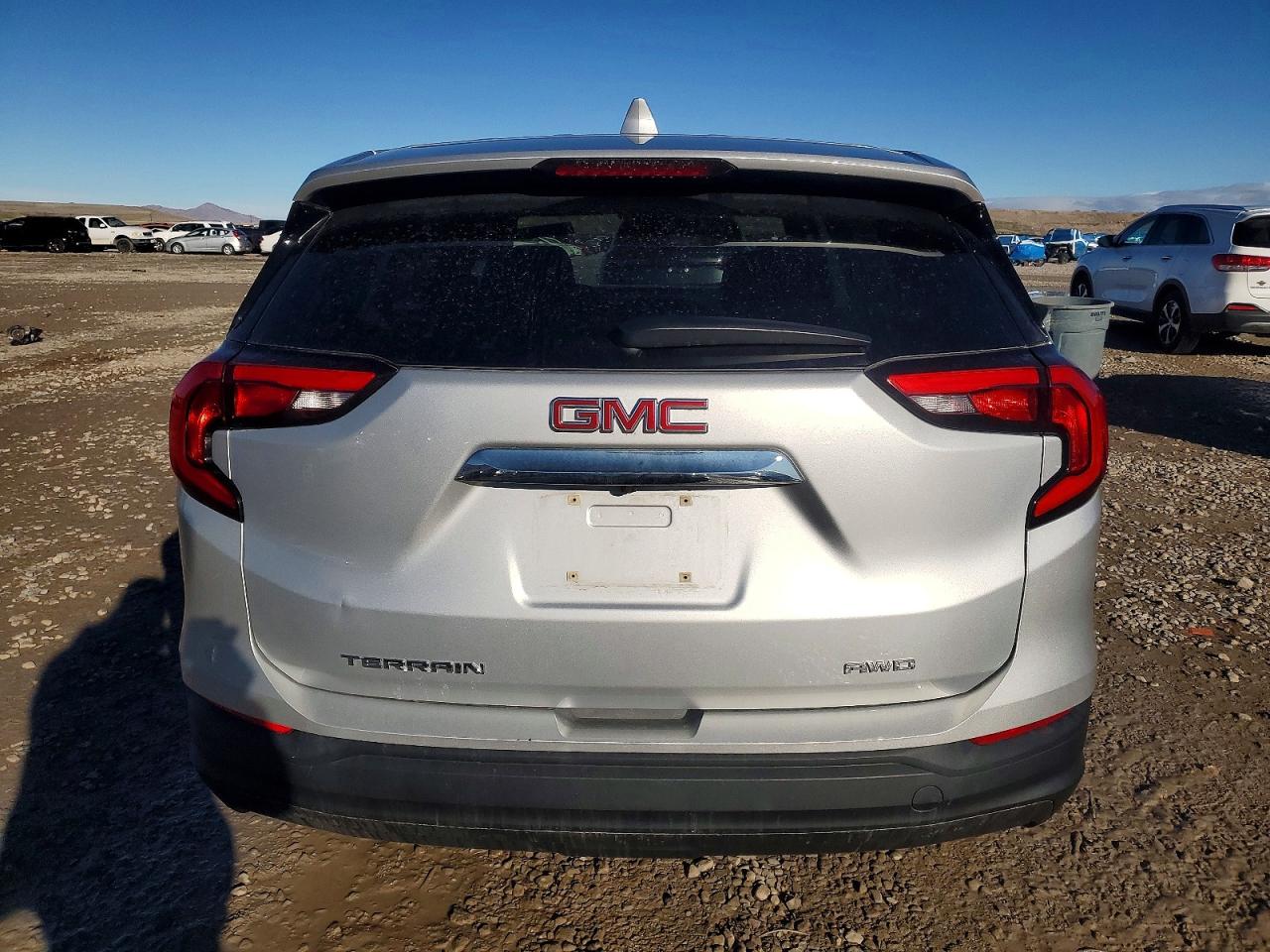 2020 GMC TERRAIN SLE photo 6