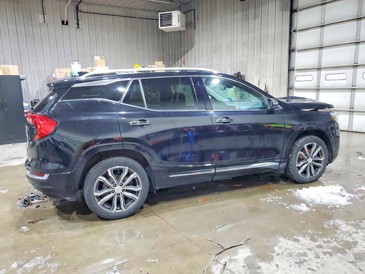 2018 GMC TERRAIN DENALI photo 3