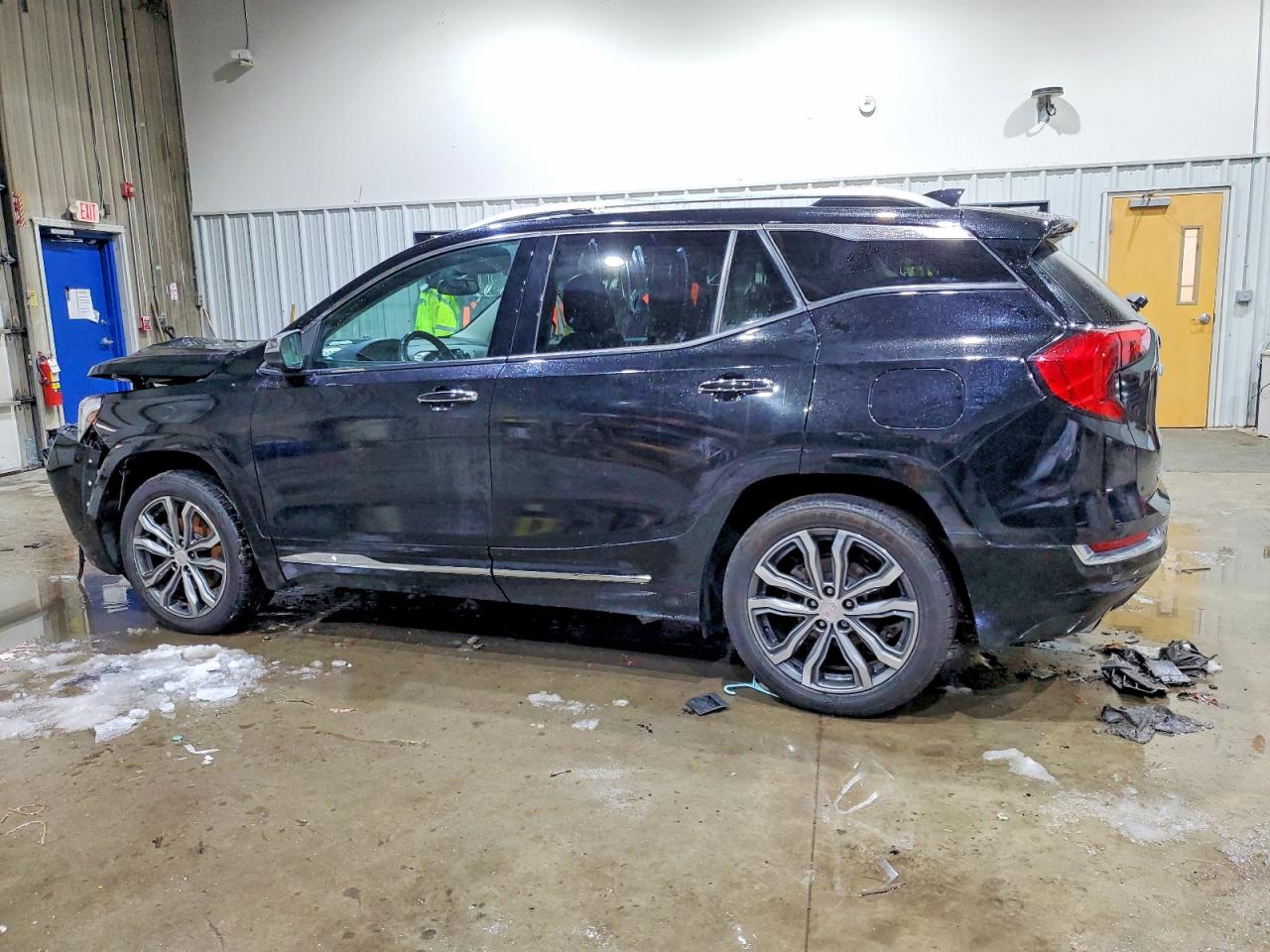 2018 GMC TERRAIN DENALI photo 2