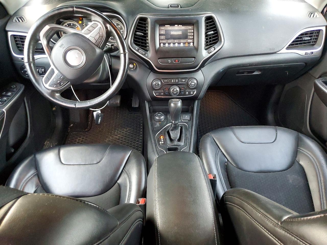 2019 JEEP CHEROKEE LATITUDE PLUS photo 8