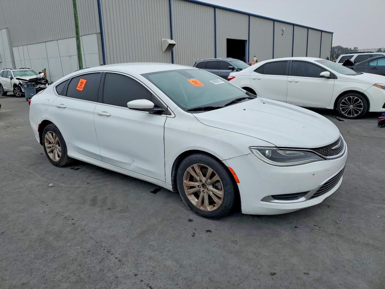 2016 CHRYSLER 200 LIMITED photo 4