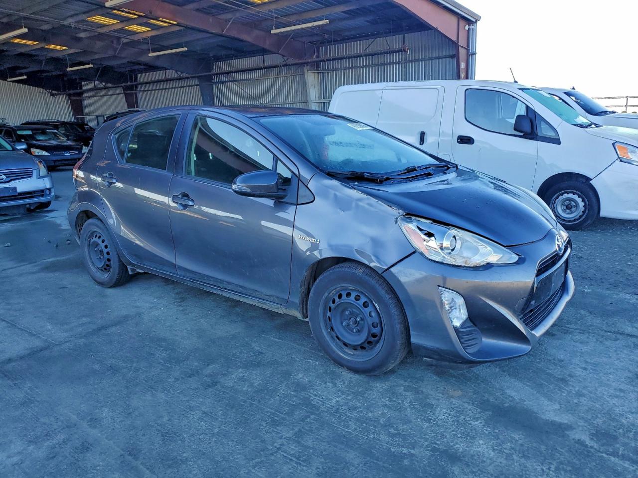 2016 TOYOTA PRIUS C photo 4