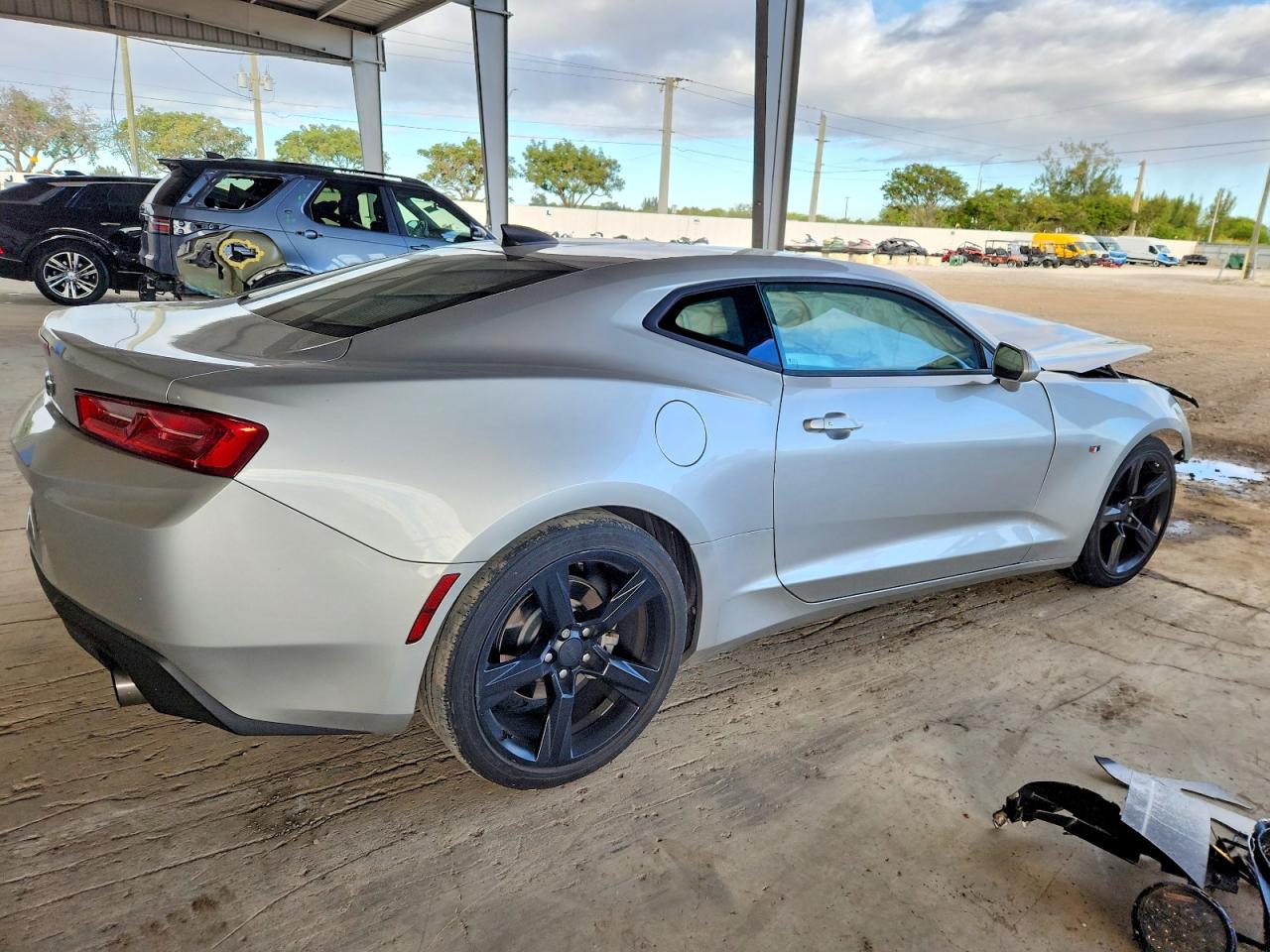 2017 CHEVROLET CAMARO LT photo 3