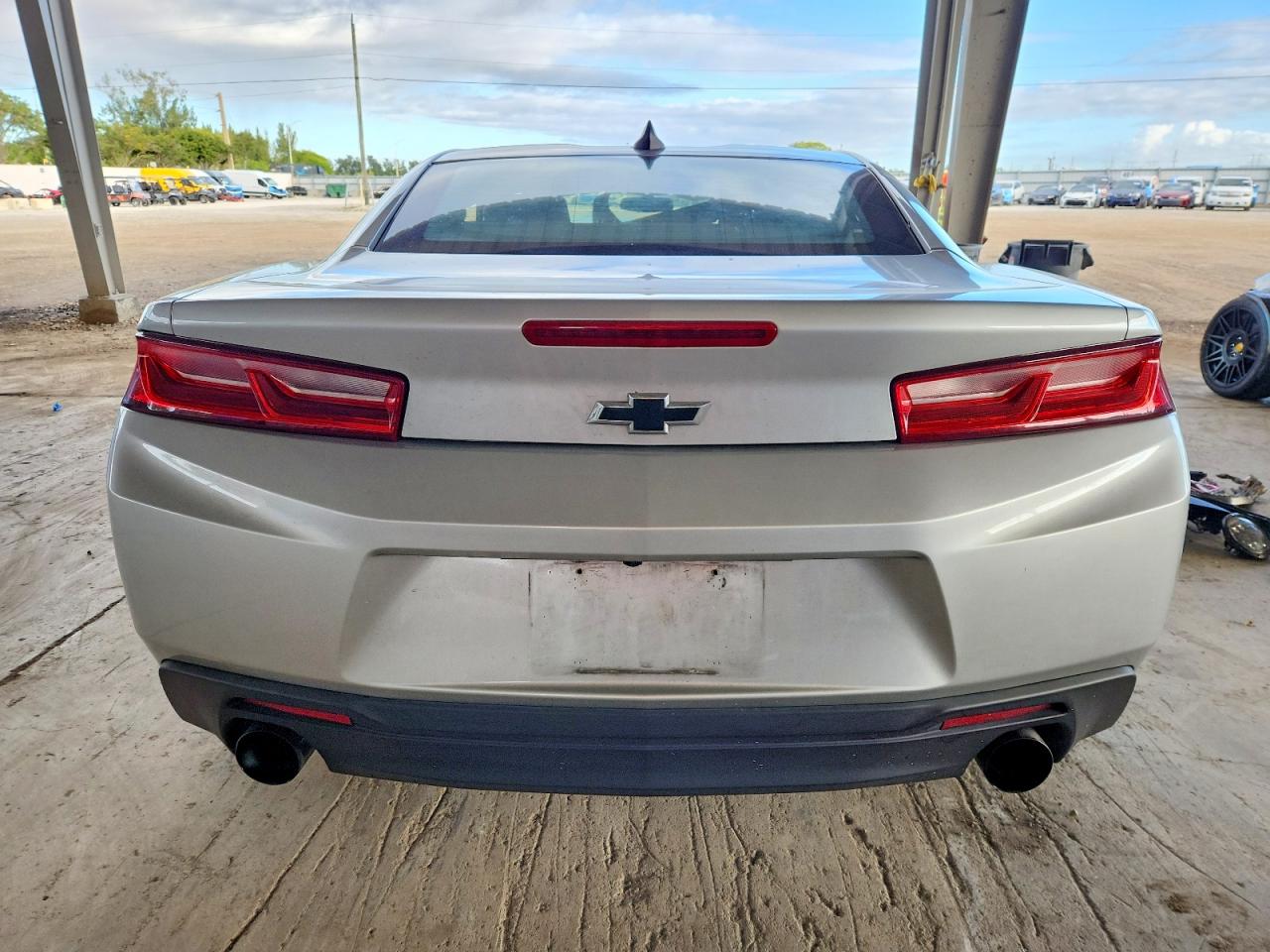 2017 CHEVROLET CAMARO LT photo 6