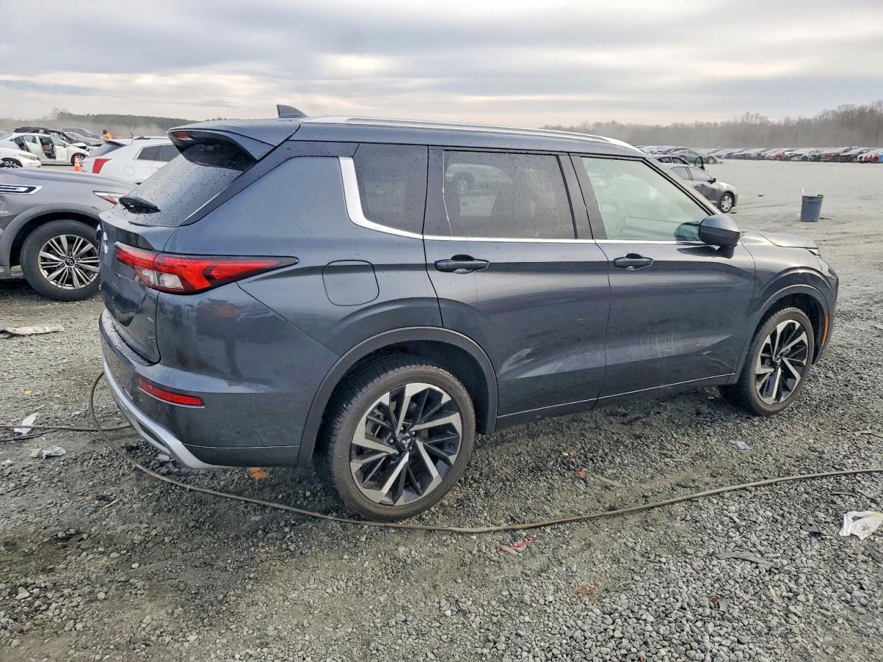 2024 MITSUBISHI OUTLANDER SEL photo 5