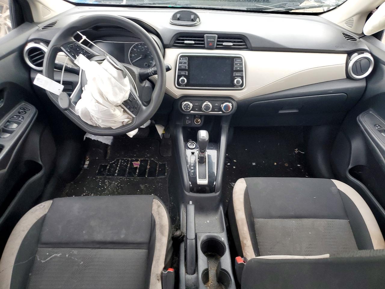 2021 NISSAN VERSA photo 8