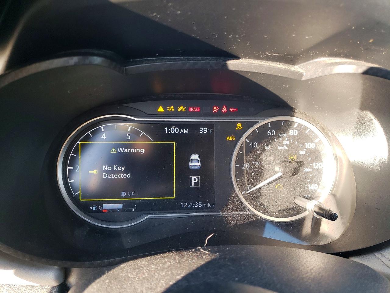 2021 NISSAN VERSA photo 9