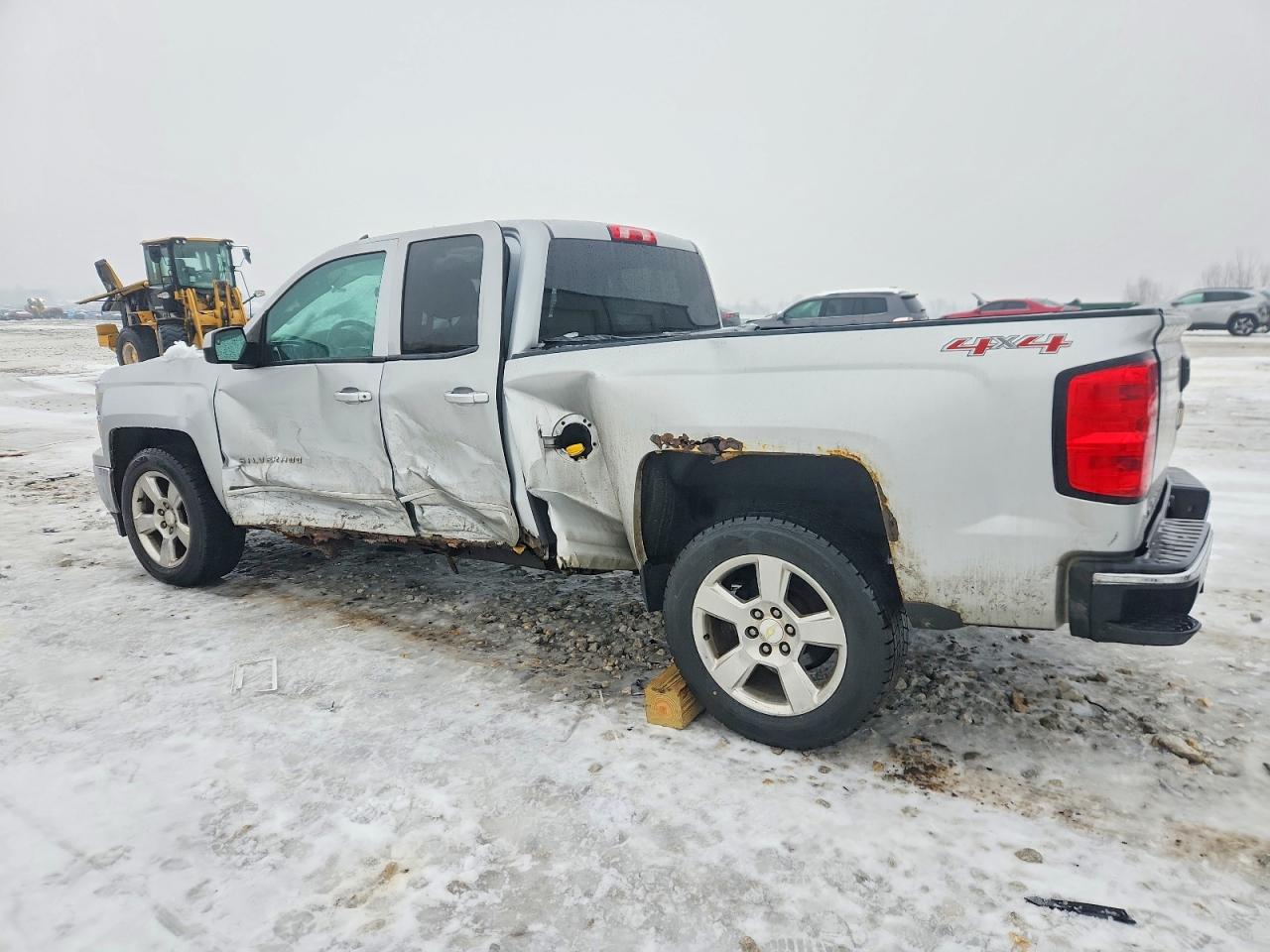 2015 CHEVROLET SILVERADO K1500 LT photo 2