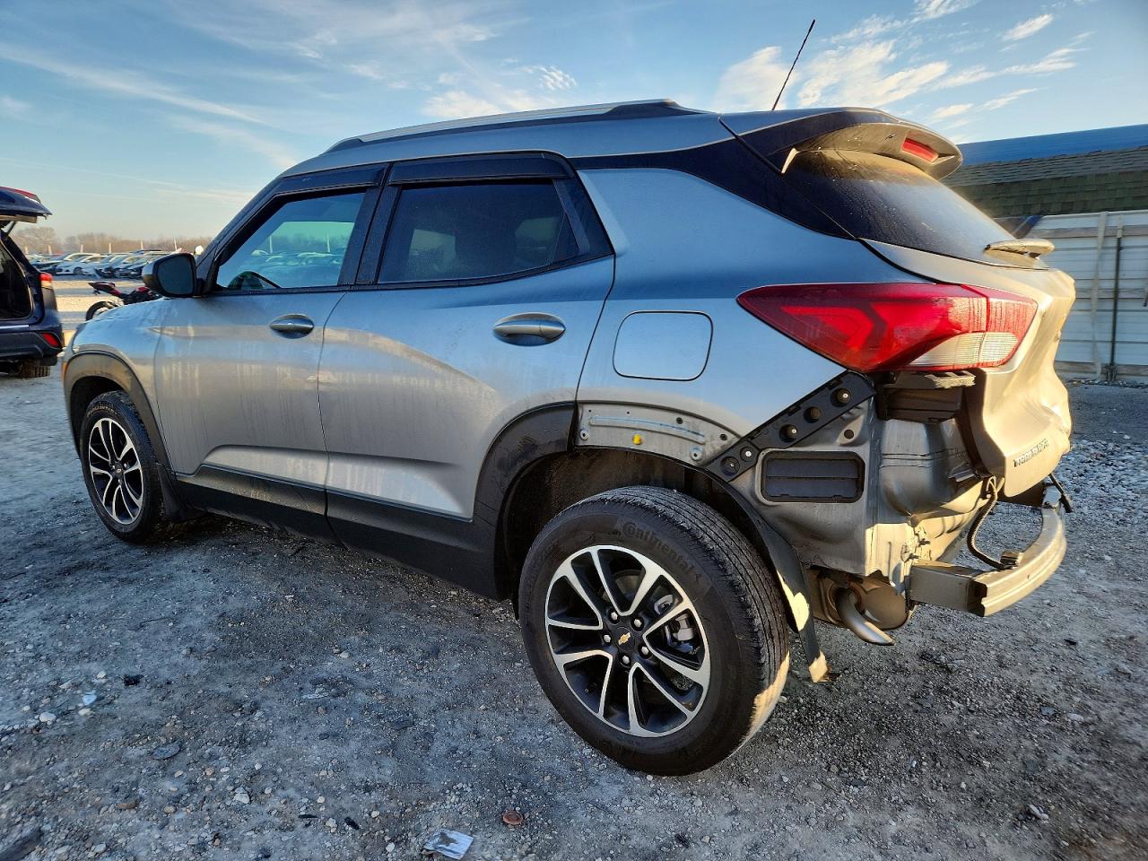 2025 CHEVROLET TRAILBLAZER LT photo 2