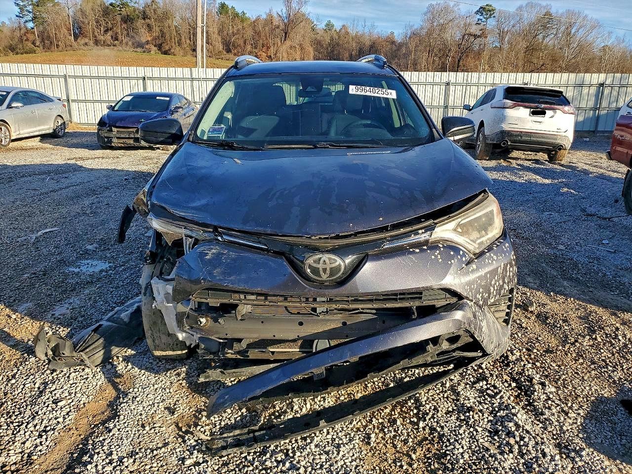 2017 TOYOTA RAV4 photo 5