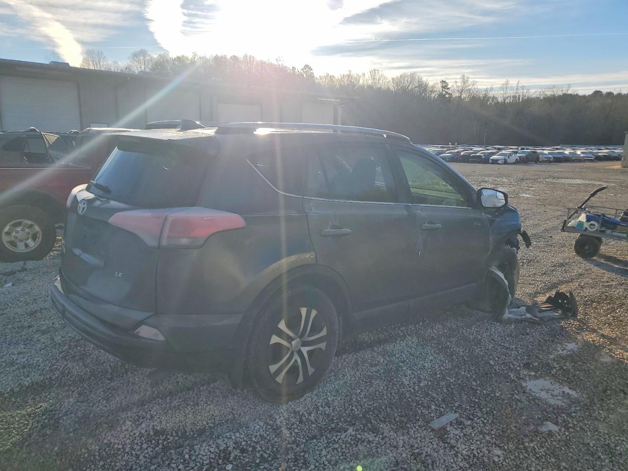 2017 TOYOTA RAV4 photo 3