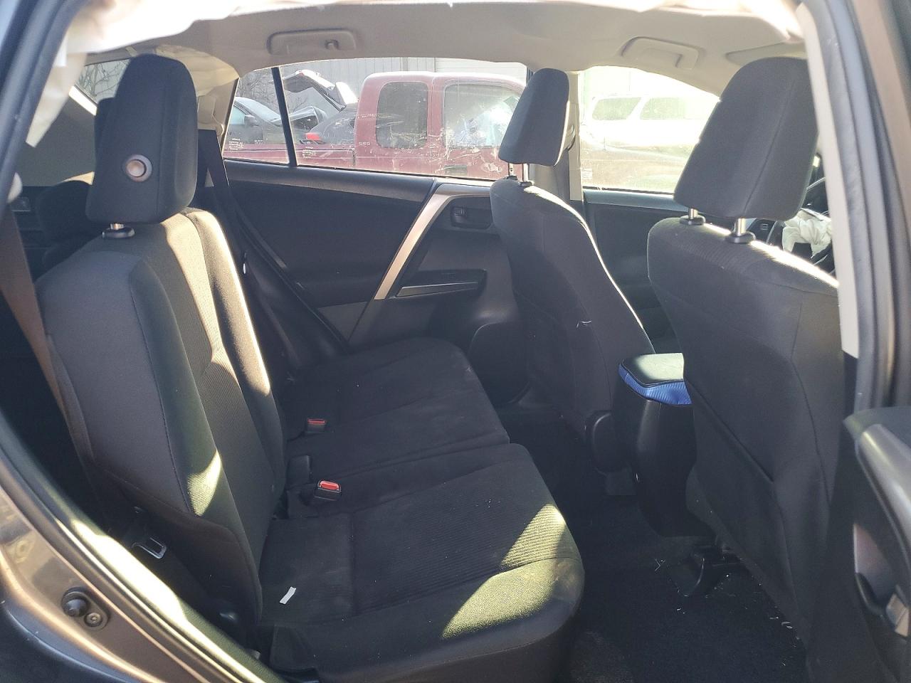 2017 TOYOTA RAV4 photo 10