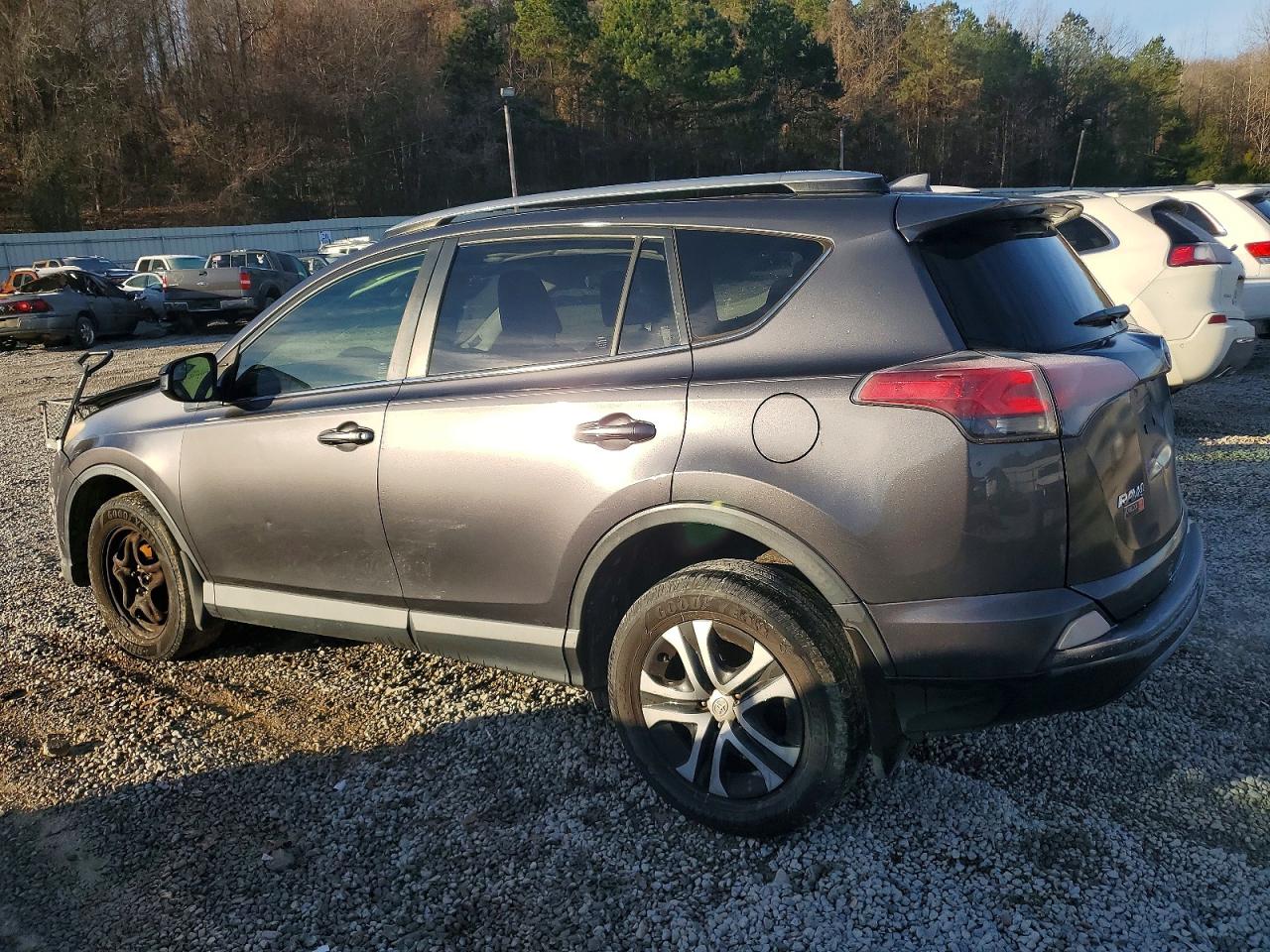 2017 TOYOTA RAV4 photo 2