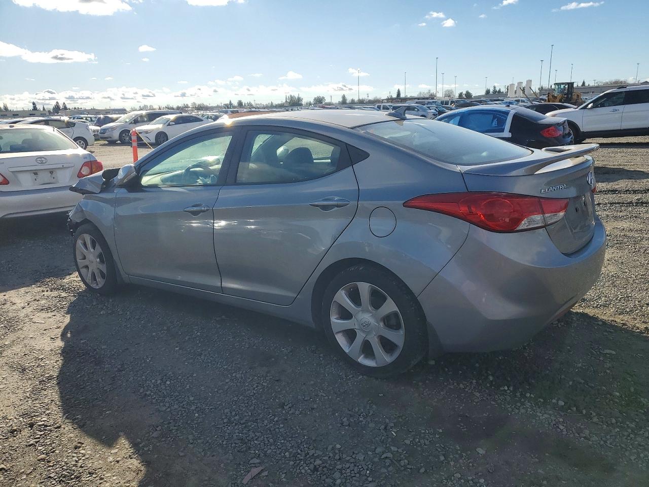 2013 HYUNDAI ELANTRA GLS photo 2