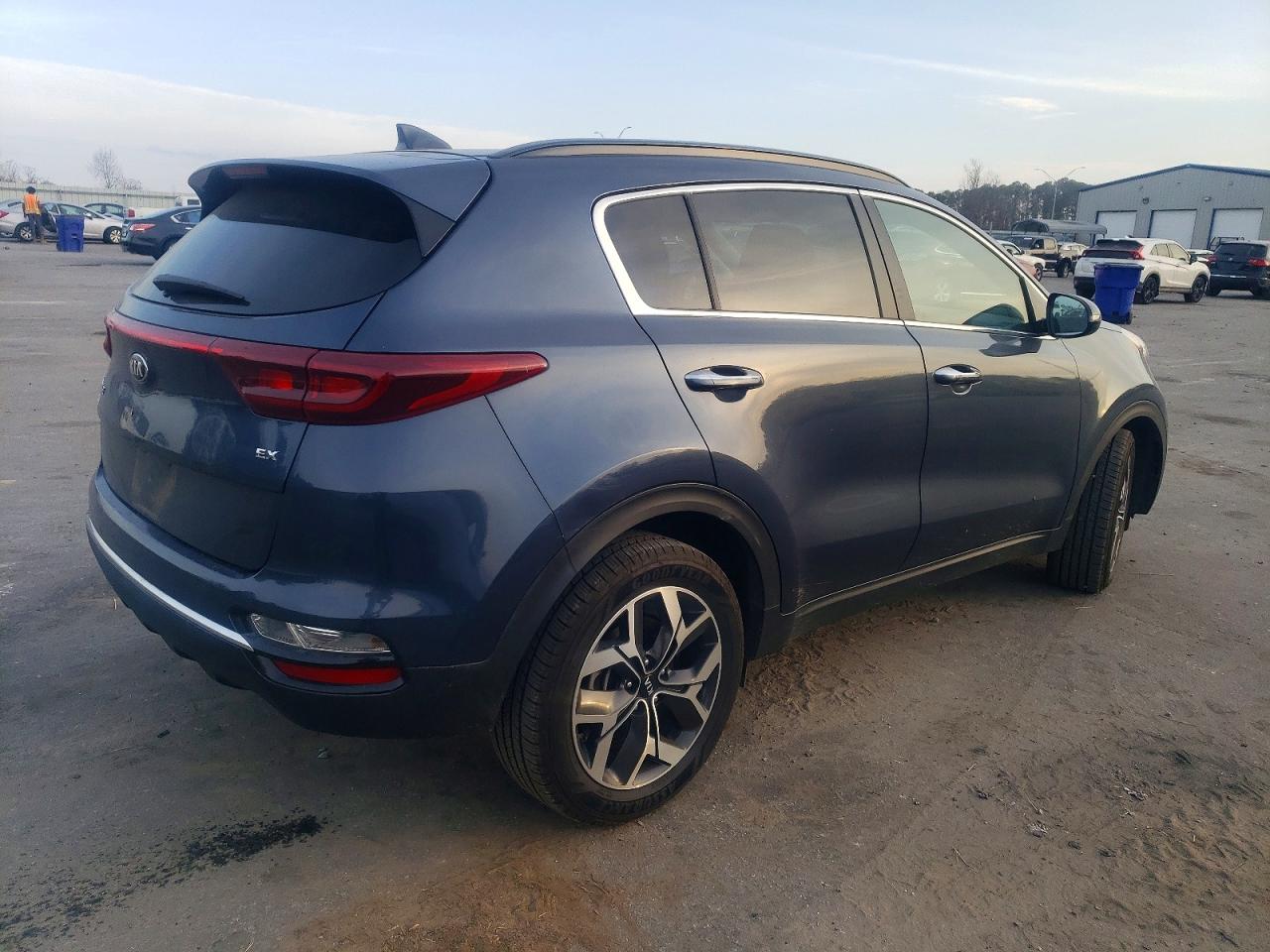 2021 KIA SPORTAGE EX photo 3