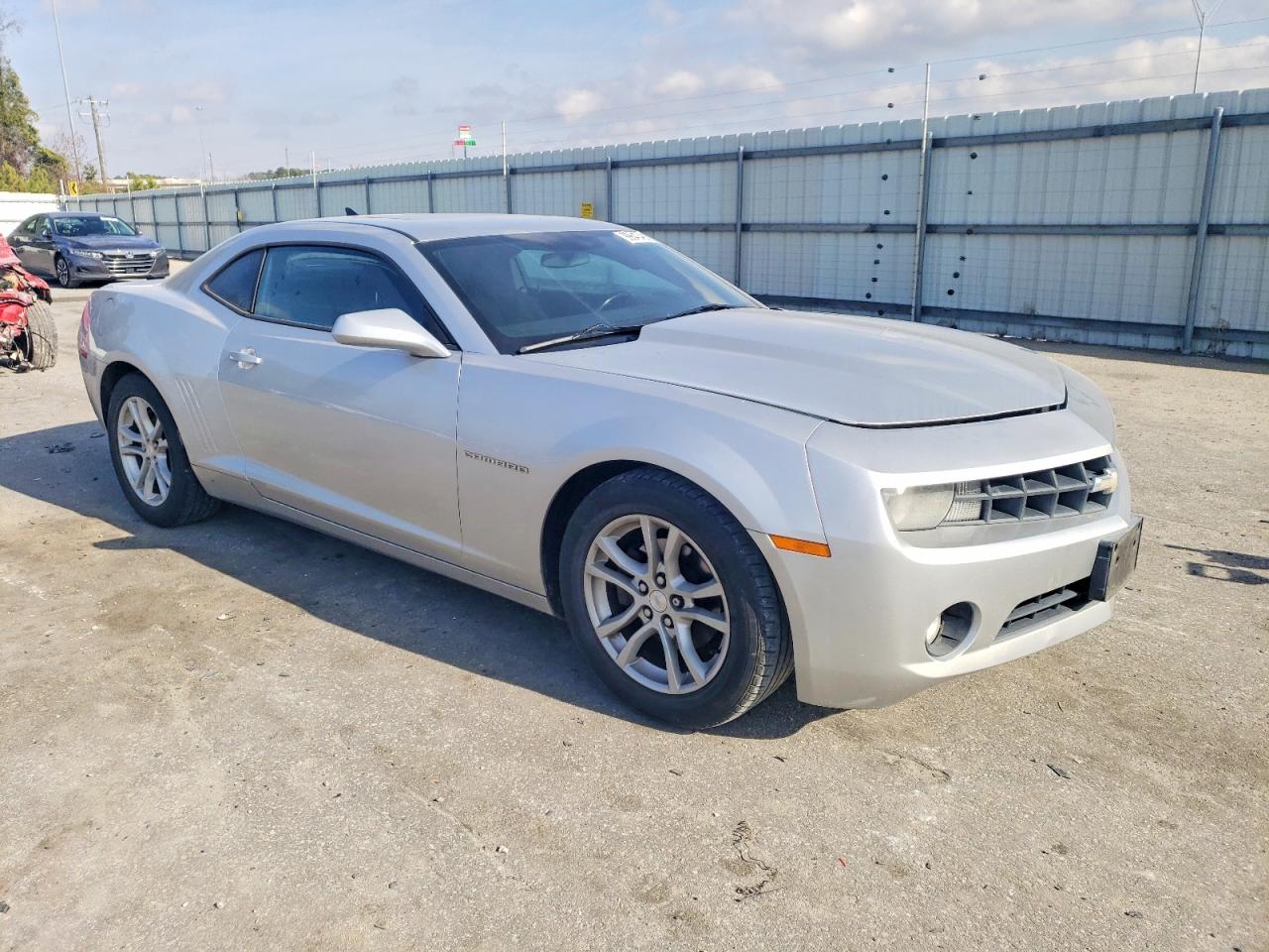 2013 CHEVROLET CAMARO LT photo 4