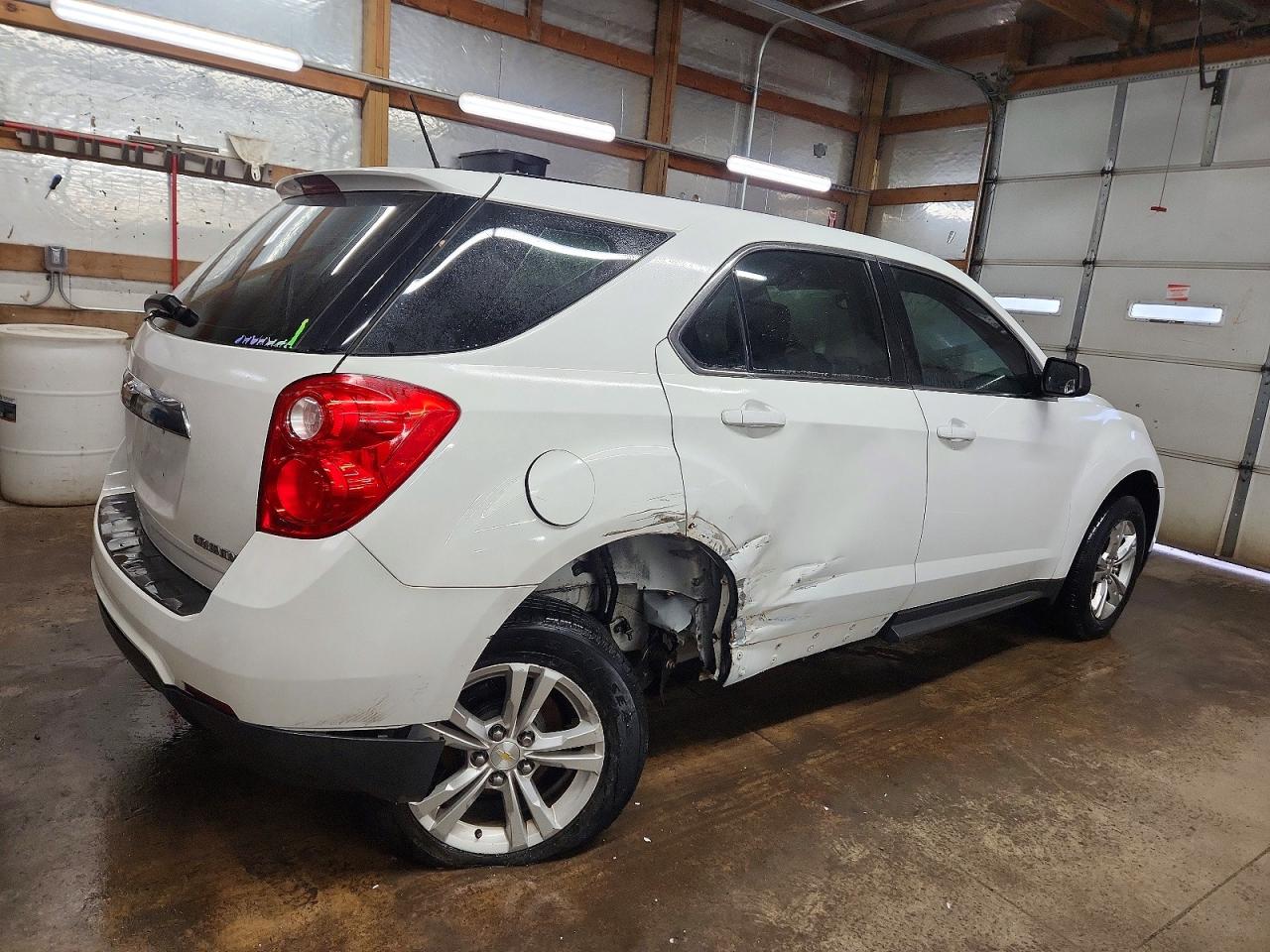 2015 CHEVROLET EQUINOX LS photo 3