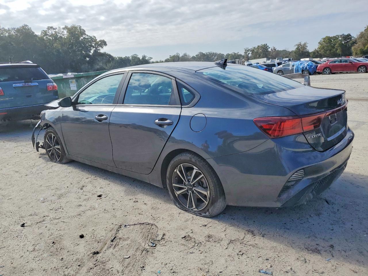 2024 KIA FORTE LX photo 2