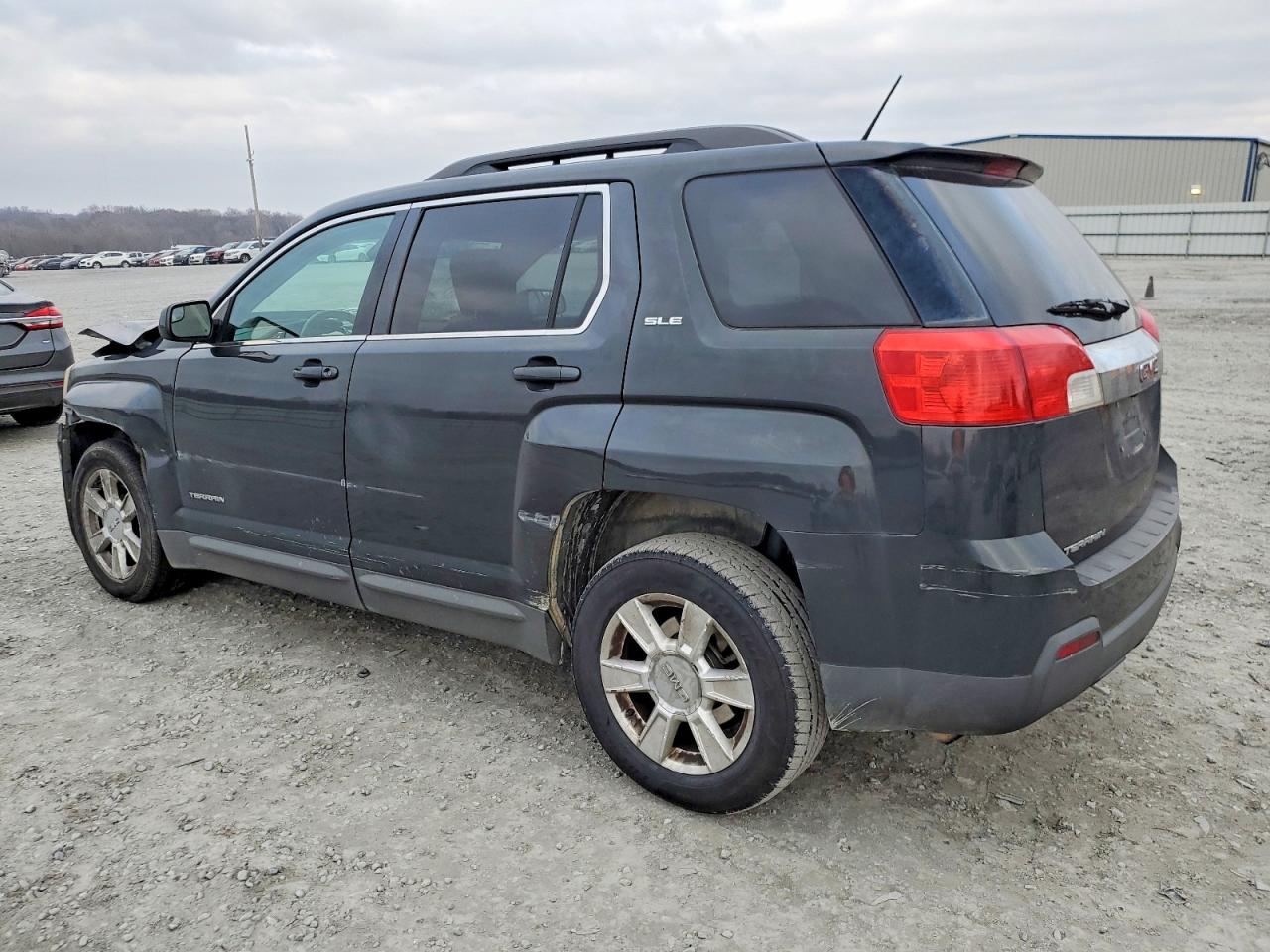 2013 GMC TERRAIN SLE photo 2