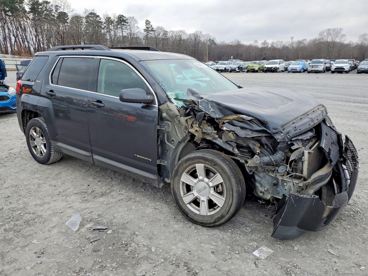2013 GMC TERRAIN SLE photo 4