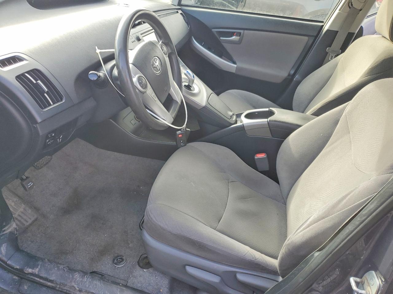 2014 TOYOTA PRIUS photo 7