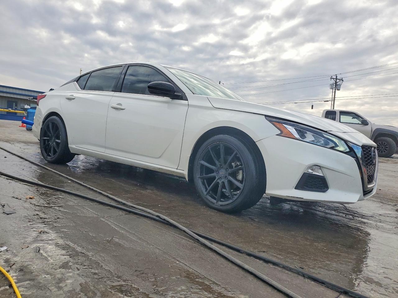 2019 NISSAN ALTIMA SR photo 4