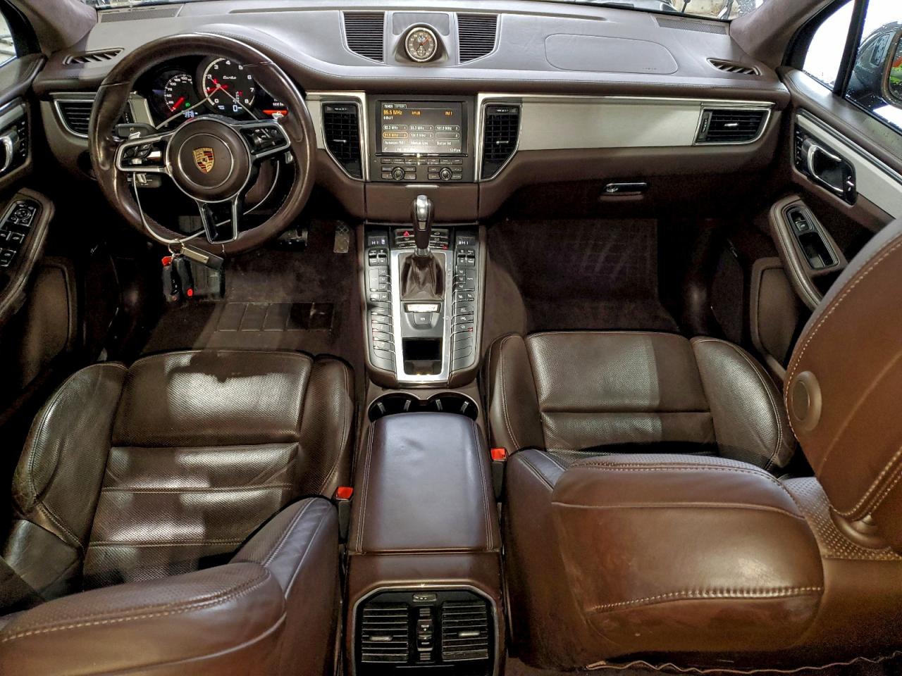 2016 PORSCHE MACAN TURBO photo 8
