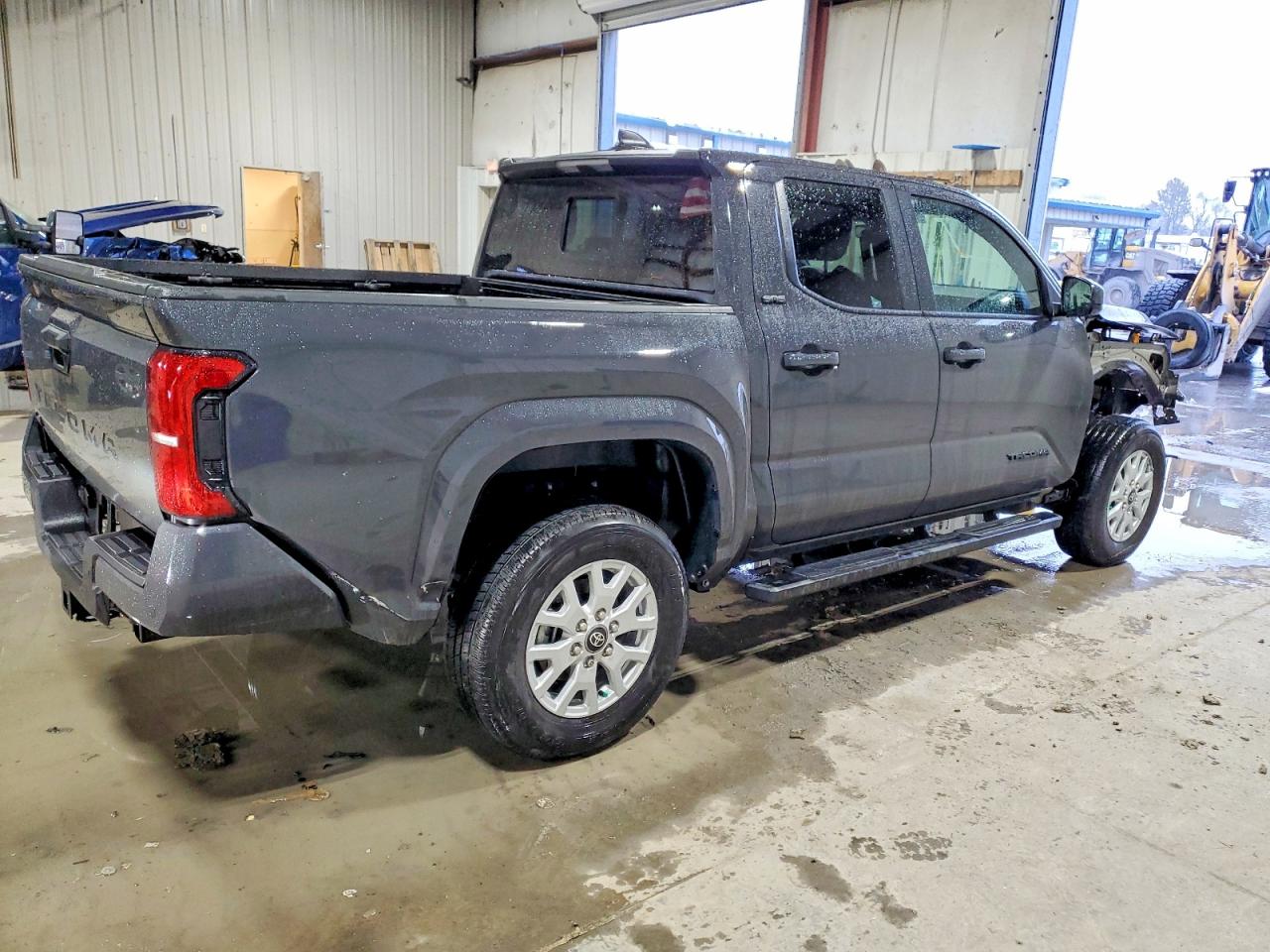2025 TOYOTA TACOMA DOUBLE CAB photo 3