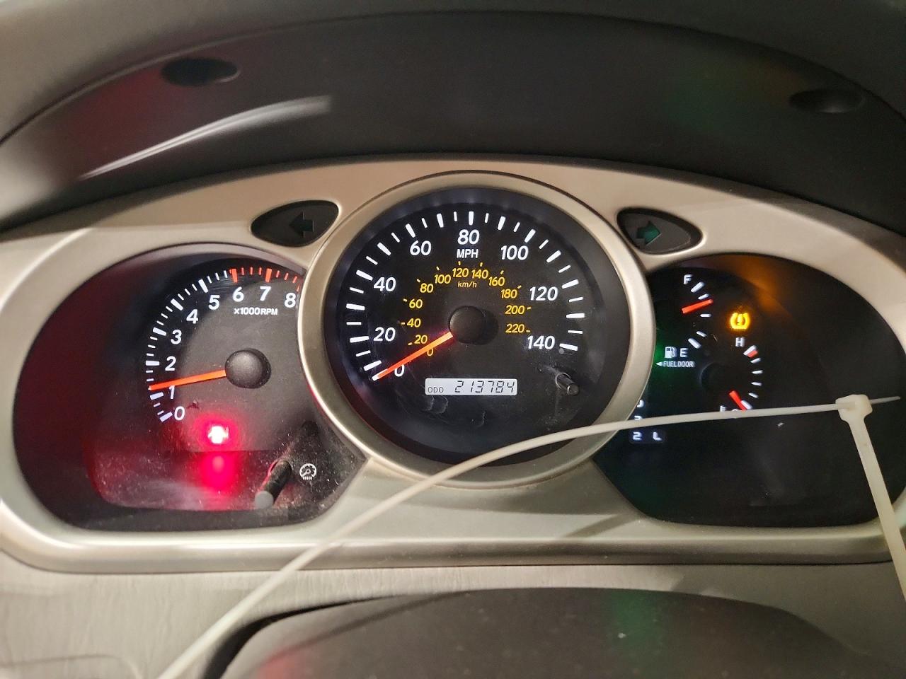 2004 TOYOTA HIGHLANDER photo 9